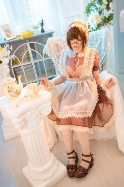 [网红COSER写真] Coser小姐姐星之迟迟 – 普通妹抖酱(52P)-图云谷