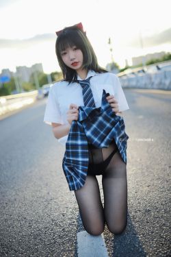 [网红COSER写真] 动漫博主柒柒要乖哦 – 午后JK(34P)-图云谷