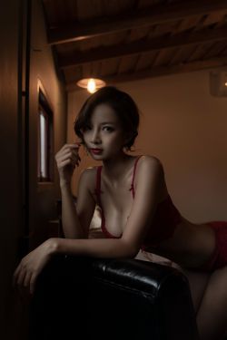 [网红COSER写真] Nicole小月 – 后窗(36P)-图云谷