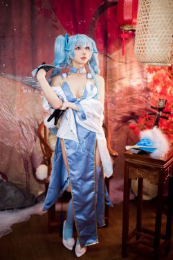 [网红COSER写真] 动漫博主阿包也是兔娘 – 少女前线 PA15翠雀媚(31P)-图云谷