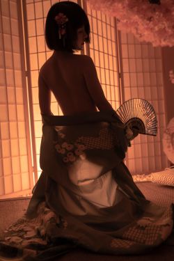 [网红COSER写真] 美少女晕崽 – 樱之诱惑(34P)-图云谷