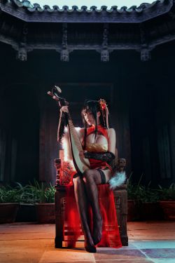 [网红COSER写真] 半半子 – 大凤旗袍(40P)-图云谷