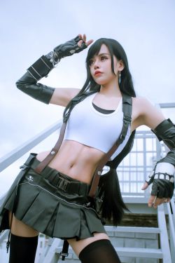 [网红COSER写真] 日本性感萝莉Byoru – Tifa(16P)-图云谷