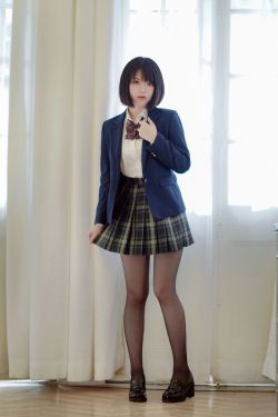 [网红COSER写真] 半半子 – 彼女の制服姿が好き(54P)-图云谷