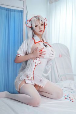 [福利COS] 高颜值coser念念_D – 欧根护士(25P)-图云谷