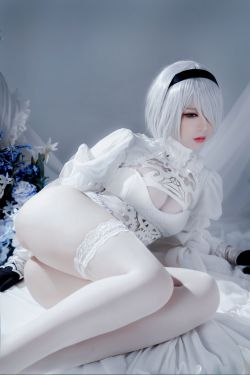 [福利COS] 半半子 – Automataヨルハ二号B型 白いドレス(51P)-图云谷